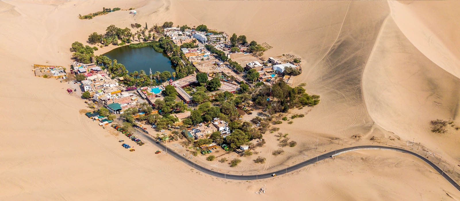 Oasis de Huacachina al atardecer